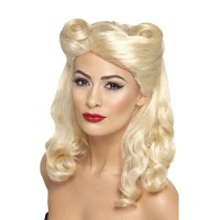 Perruque blonde avec coiffure pin-up